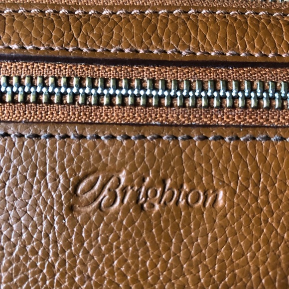 RARE Brighton Ferrara Medallion Zip Around Luggage Leather Crossbody Wallet Bag - Picture 12 of 17
